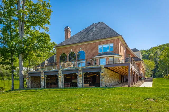 $1,200,000 | 25 Ridgerock Drive, Signal Mountain, TN 37377