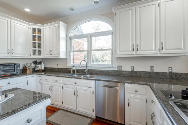 $1,200,000 | 25 Ridgerock Drive, Signal Mountain, TN 37377