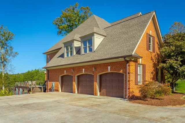 $1,200,000 | 25 Ridgerock Drive, Signal Mountain, TN 37377