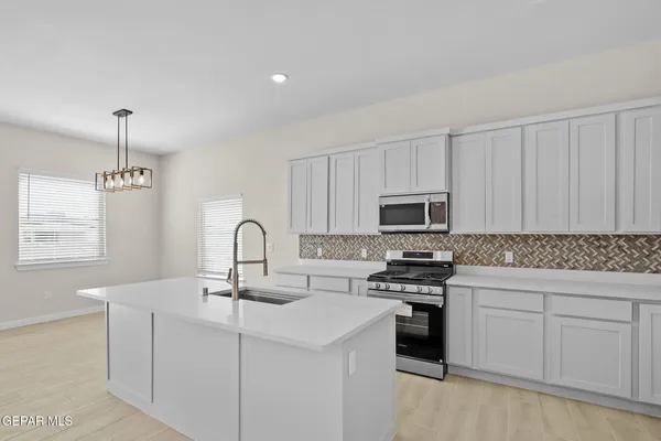 $294,950 | 654 Davi's Greenwood Court, Vinton, TX 79821