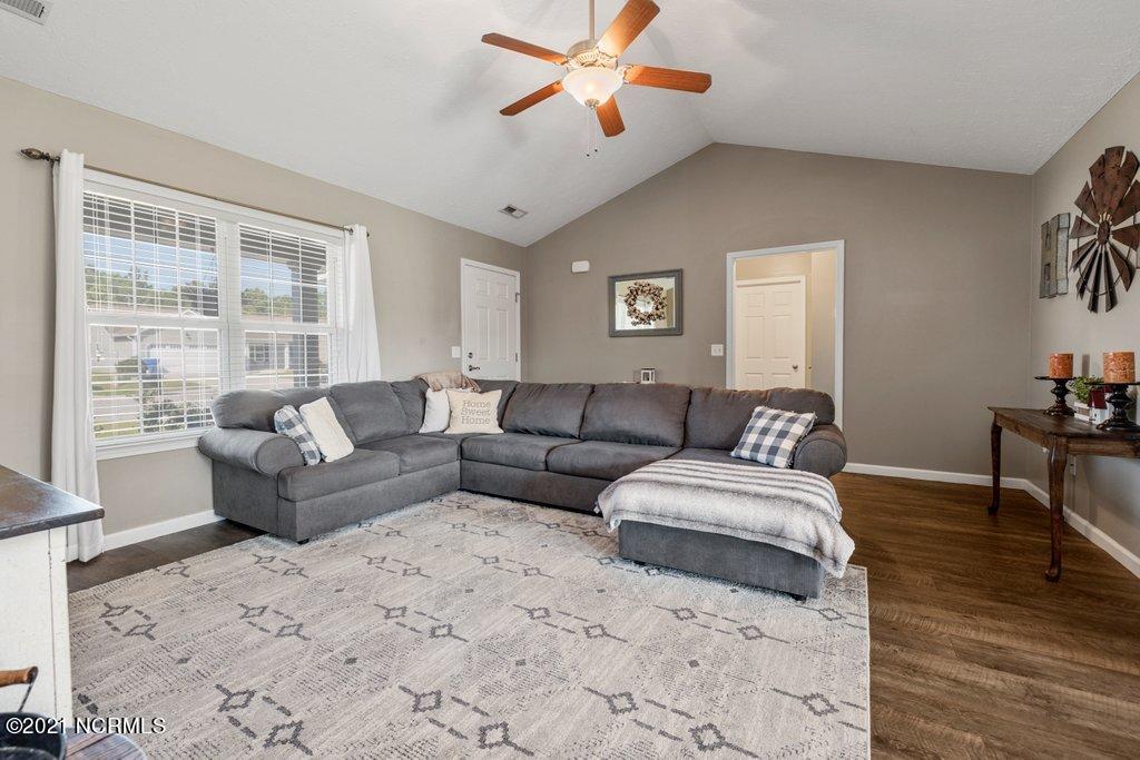 208 Belvedere Drive Holly Ridge, NC 28445 - Photo 5 of 26 1Q3A8761.jpg-SMALL
