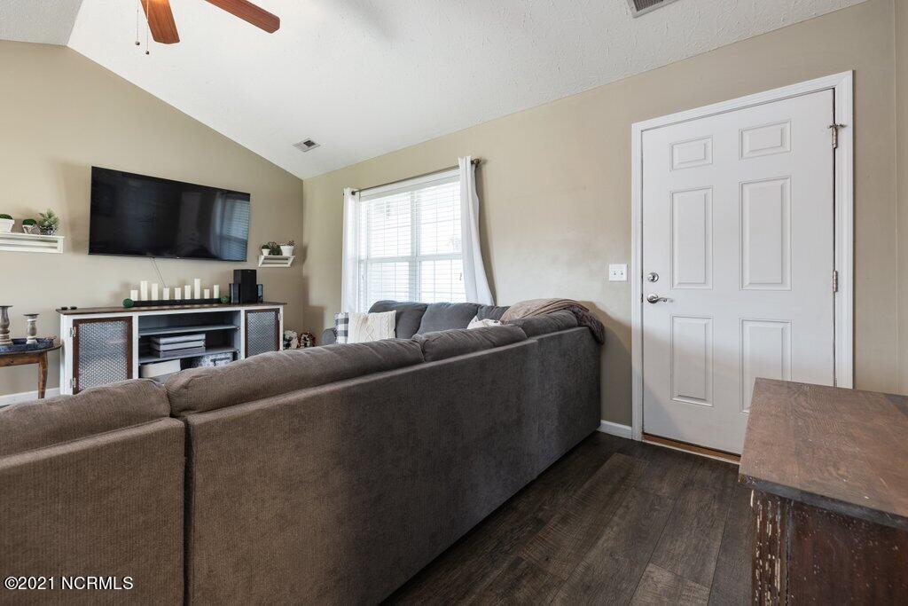 208 Belvedere Drive Holly Ridge, NC 28445 - Photo 6 of 26 1Q3A8788.jpg-SMALL