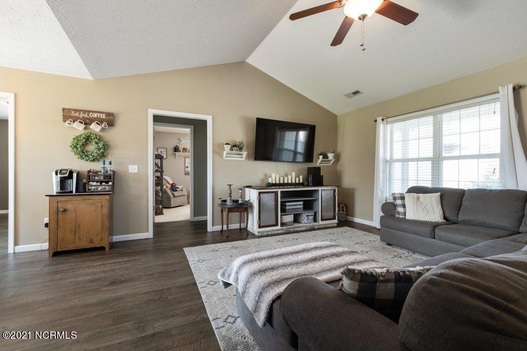 208 Belvedere Drive Holly Ridge, NC 28445 - Photo 7 of 26 1Q3A8797.jpg-SMALL