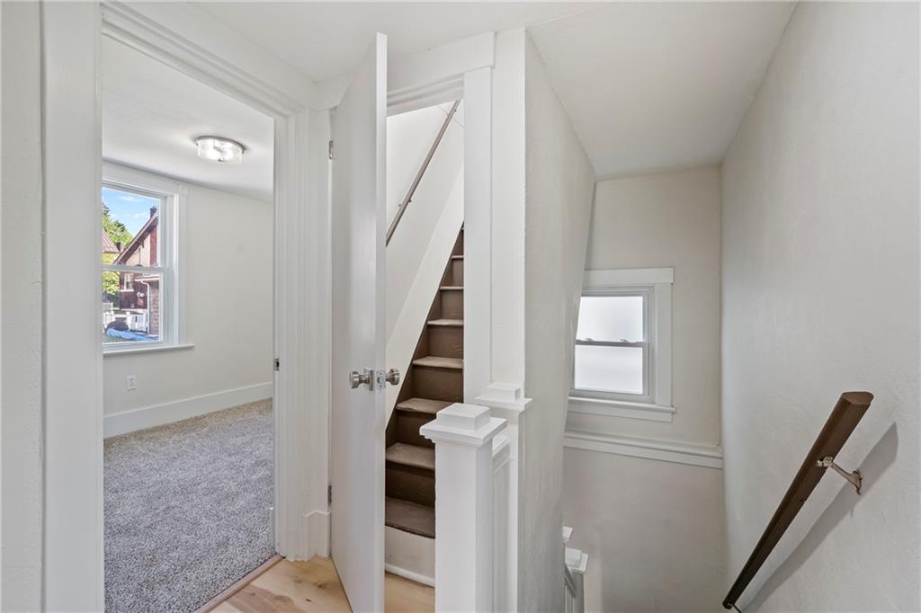 960 Stanford Road Pittsburgh, PA 15212 - Photo 16 of 22
