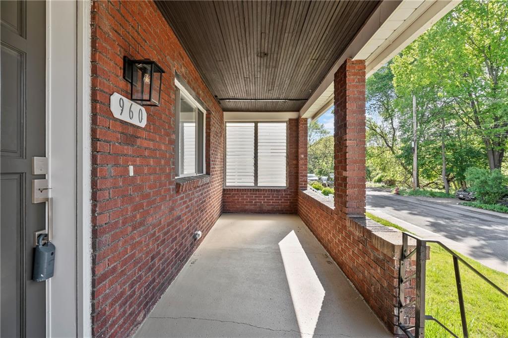 960 Stanford Road Pittsburgh, PA 15212 - Photo 2 of 22