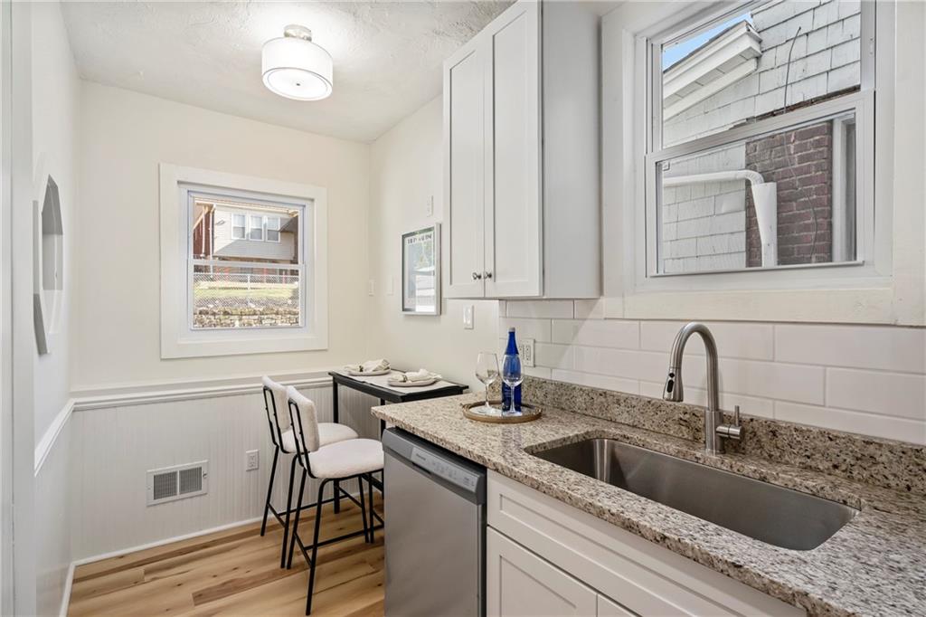 960 Stanford Road Pittsburgh, PA 15212 - Photo 8 of 22