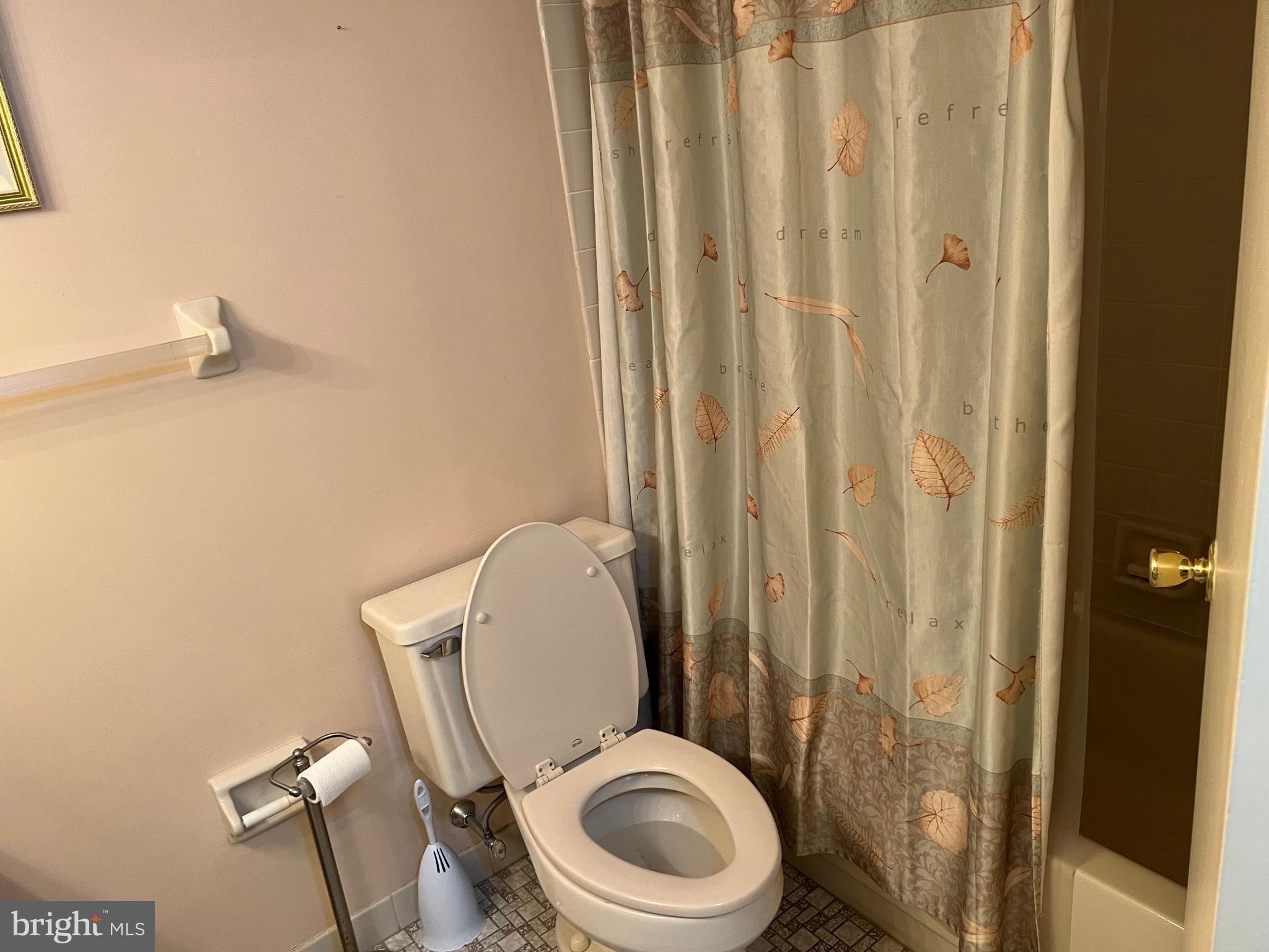 2131 Welsh Road, Unit 203 Philadelphia, PA 19115 - Photo 23 of 37 main bathroom