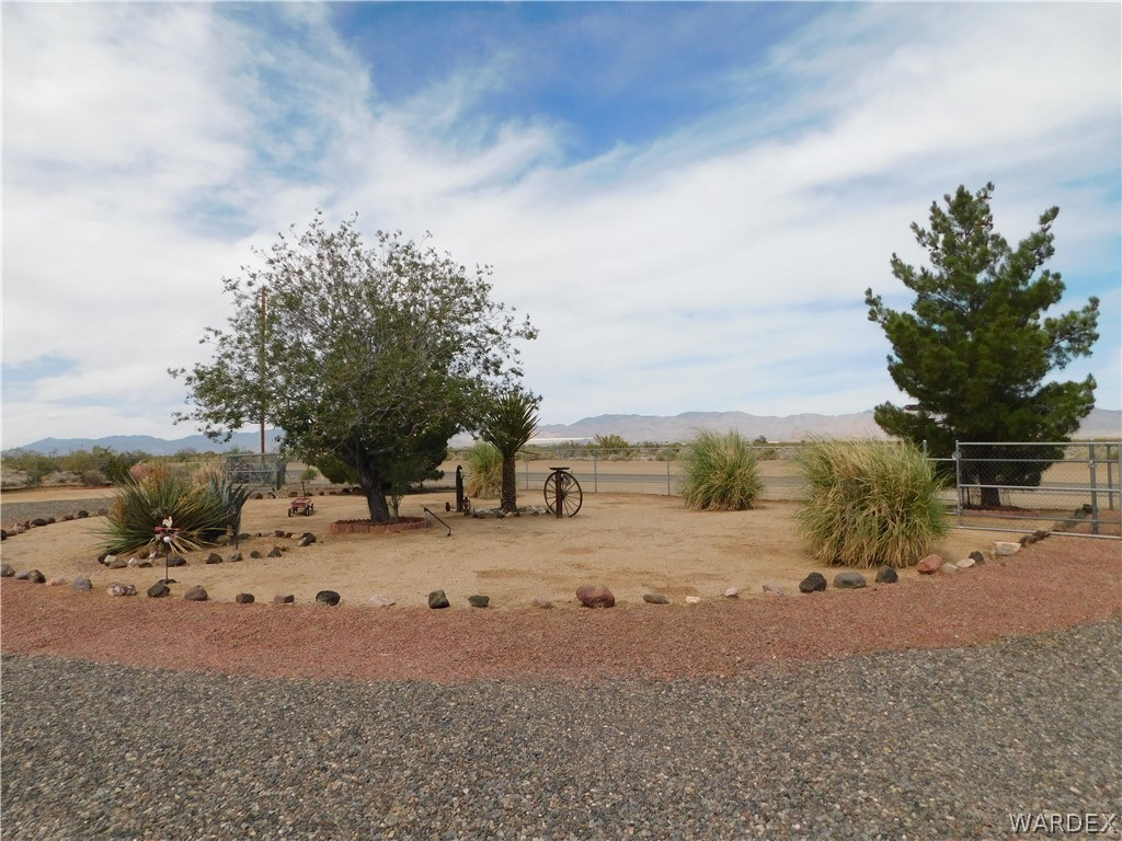 4421 North Laguna Road Golden Valley, AZ 86413 - Photo 7 of 64
