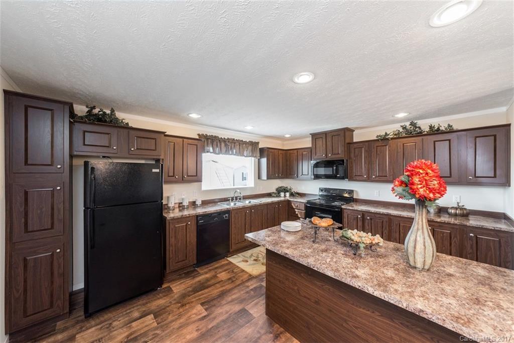 1 Panhandle Road, Unit 1 Marshall, NC 28753 - Photo 3 of 14 Gallery Image 3