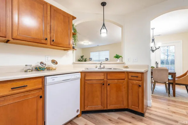 $295,000 | 2081 West Arbor Ridge Way, Bloomington, IN 47403