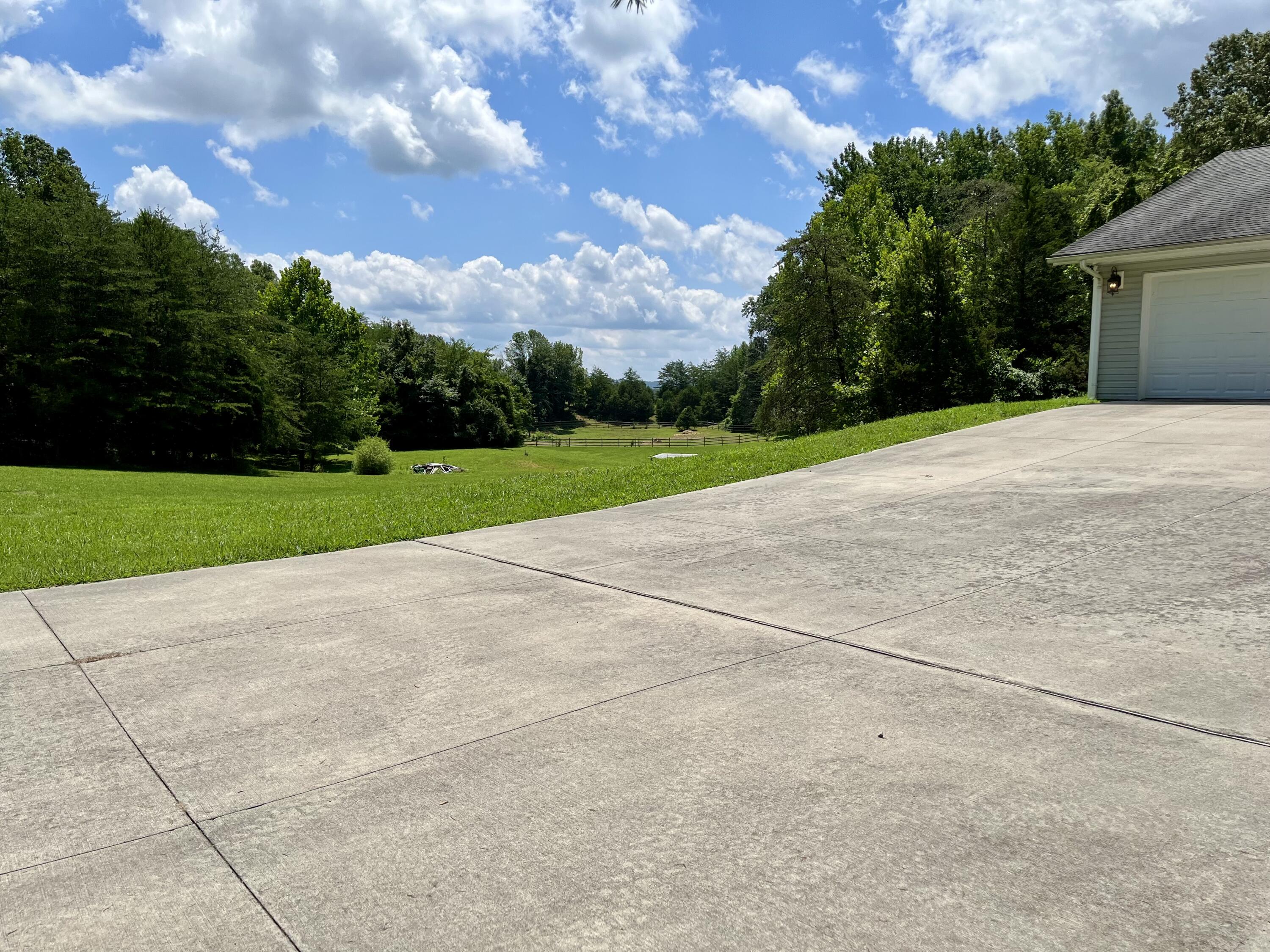 285 Hamilton Road Nancy, KY 42544 - Photo 21 of 111 driveway prop view