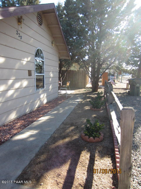 225 Fox Road Chino Valley, AZ 86323 - Photo 9 of 15 Front Landscaping