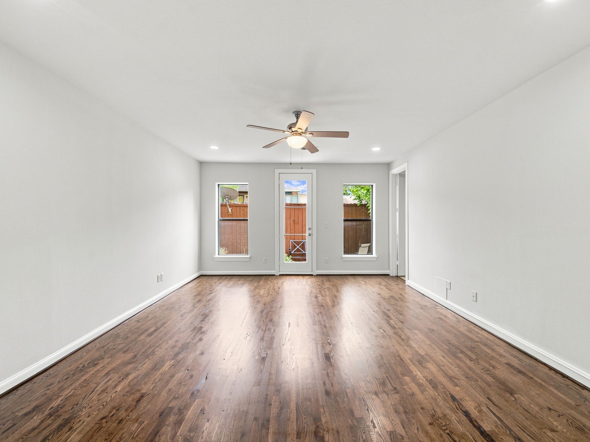 911 Queen Annes Road Houston, TX 77024 - Photo 5 of 37 Ground Floor Bedroom with Ensuite Bath Look Back Here next week for more photos