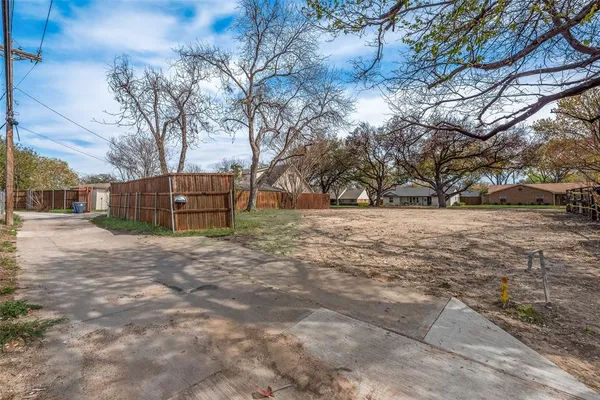 $349,000 | 13969 Far Hills Lane, Dallas, TX 75240