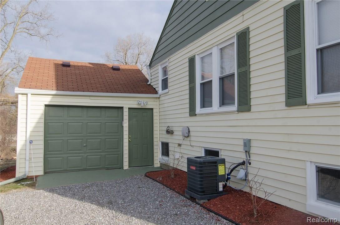 28100 Five Mile Road Livonia, MI 48154 - Photo 16 of 20 export-17.jpg