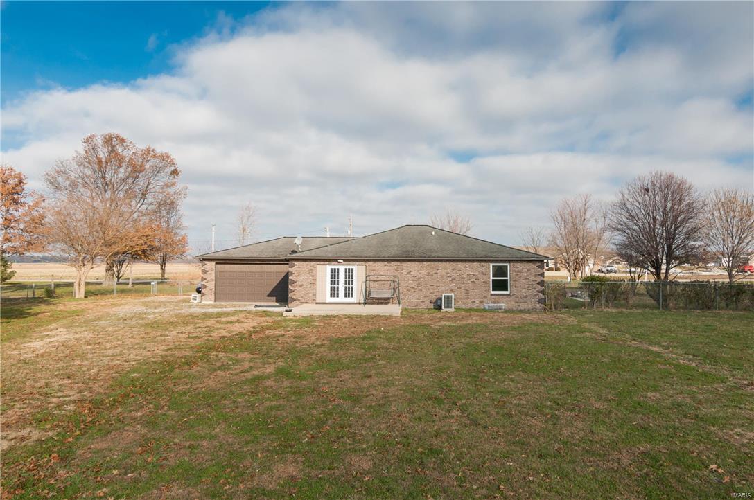 10530 Ellis Road St. Jacob, IL 62281 - Photo 3 of 40