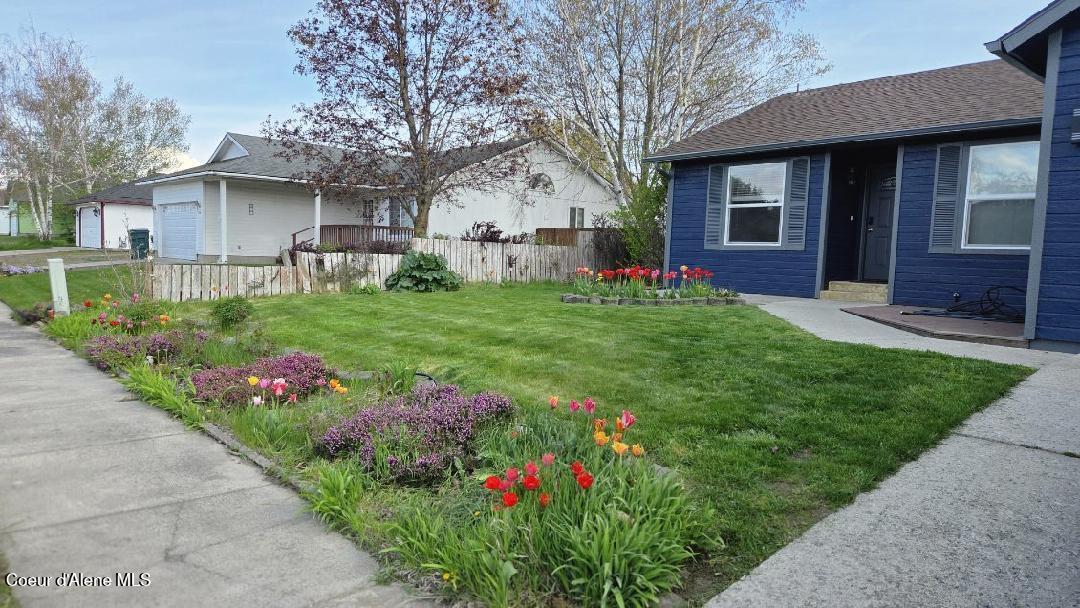 7554 West Robin Road Rathdrum, ID 83858 - Photo 30 of 33 Blooming front yard