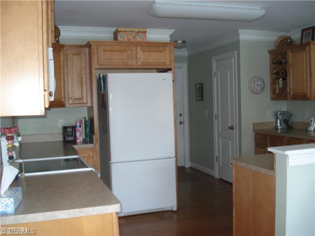 8205 Chestershire Road Oak Ridge, NC 27310 - Photo 5 of 16 Kitchen.