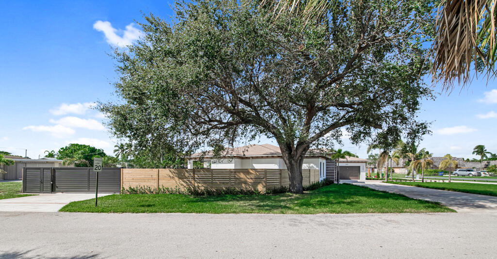 2929 Alice Drive Palm Springs, FL 33461 - Photo 8 of 58 DAL_2735