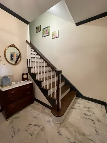 a view of entryway with workspace