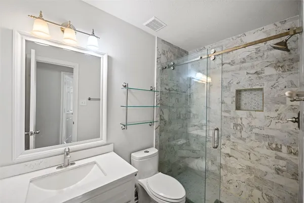 $1,850 | 235 West Stedhill Loop, The Woodlands, TX 77384