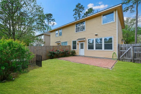 $1,850 | 235 West Stedhill Loop, The Woodlands, TX 77384