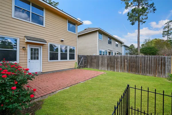 $1,850 | 235 West Stedhill Loop, The Woodlands, TX 77384