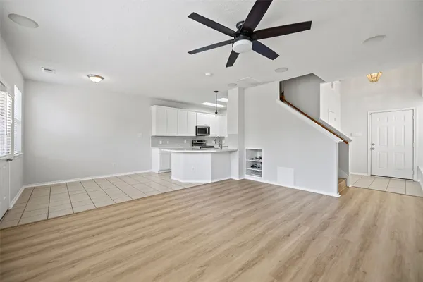 $1,850 | 235 West Stedhill Loop, The Woodlands, TX 77384