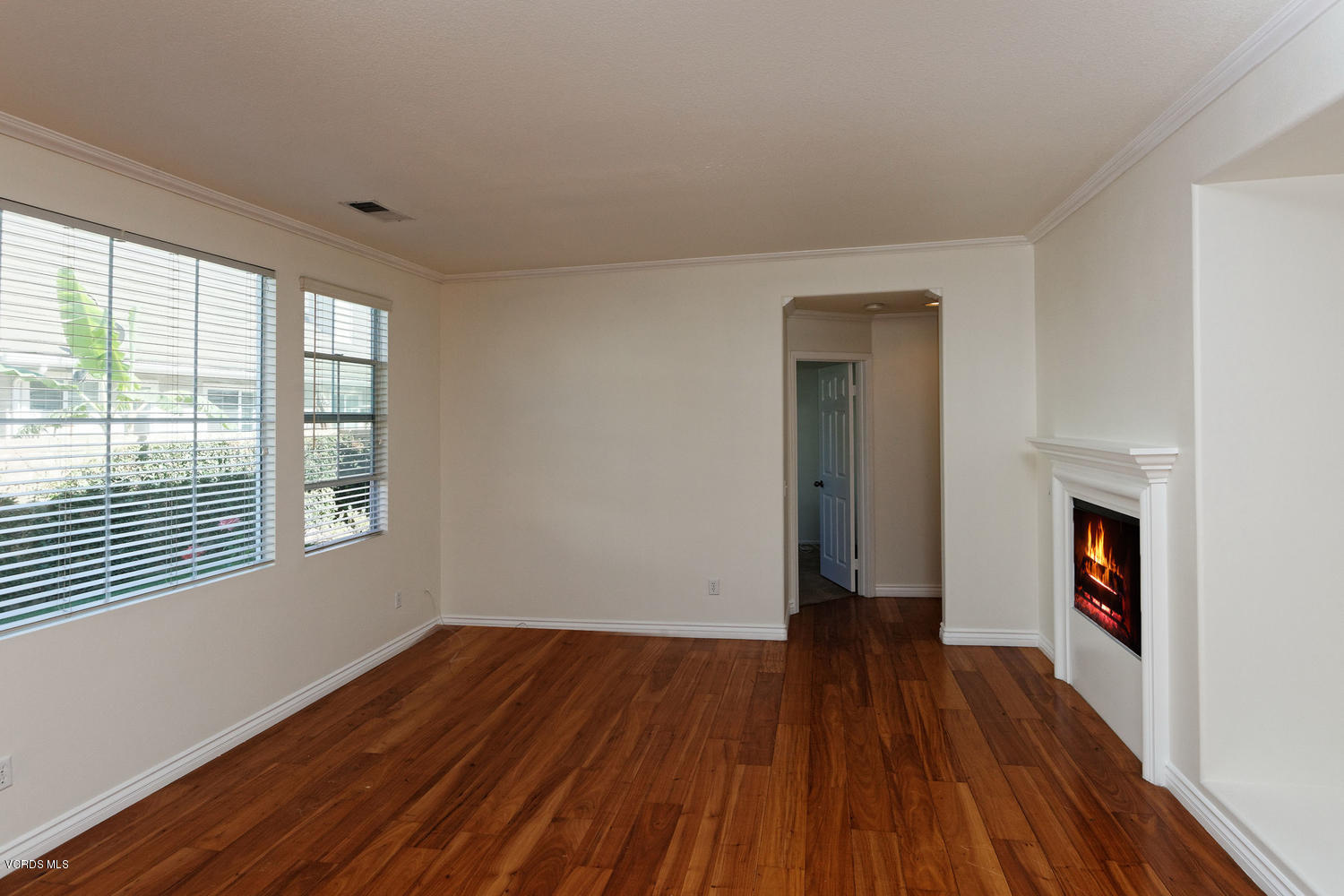 1518 Windmill Way Simi Valley, CA 93065 - Photo 11 of 35 1518 Windmill Way Simi Valley-large-013-