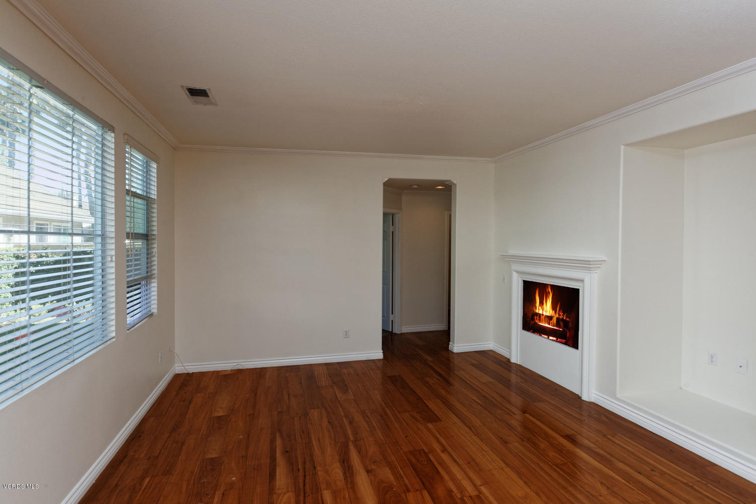 1518 Windmill Way Simi Valley, CA 93065 - Photo 12 of 35 1518 Windmill Way Simi Valley-large-014-