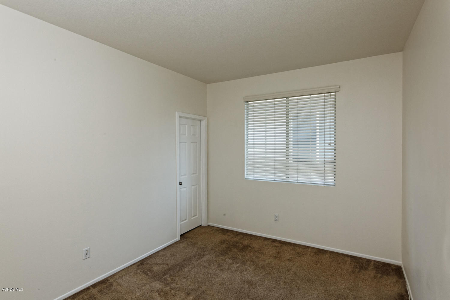 1518 Windmill Way Simi Valley, CA 93065 - Photo 20 of 35 1518 Windmill Way Simi Valley-large-022-