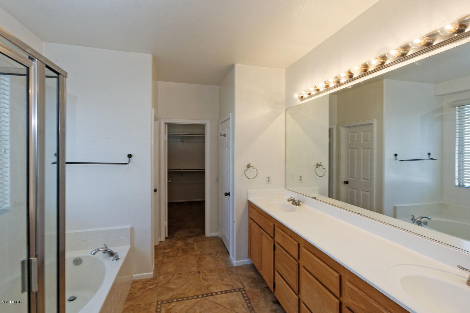 1518 Windmill Way Simi Valley, CA 93065 - Photo 23 of 35 1518 Windmill Way Simi Valley-large-026-