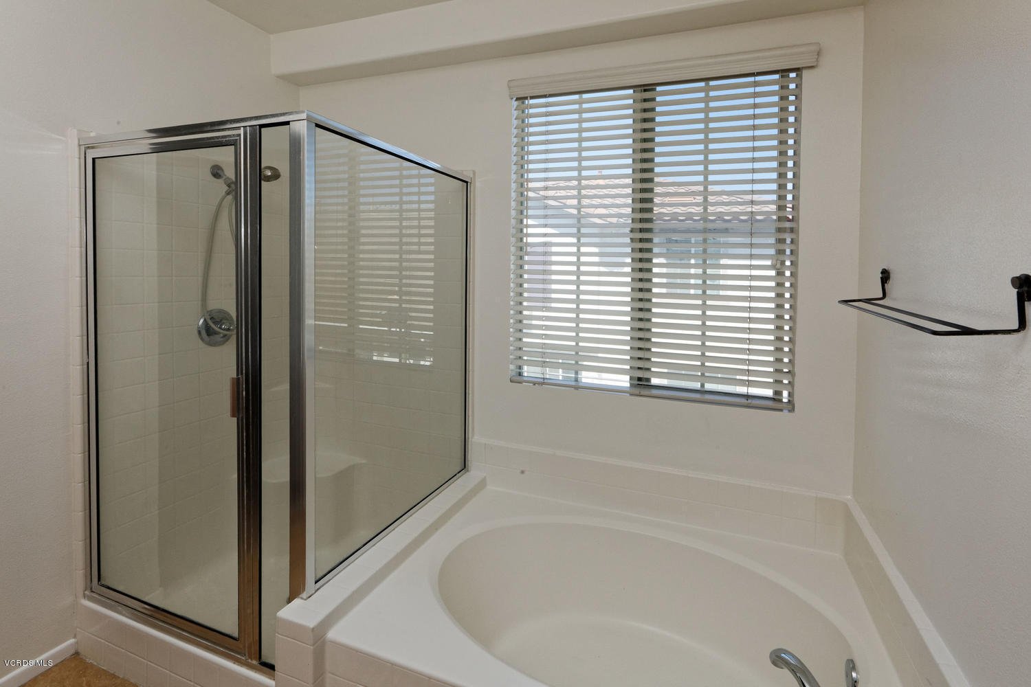 1518 Windmill Way Simi Valley, CA 93065 - Photo 24 of 35 1518 Windmill Way Simi Valley-large-027-
