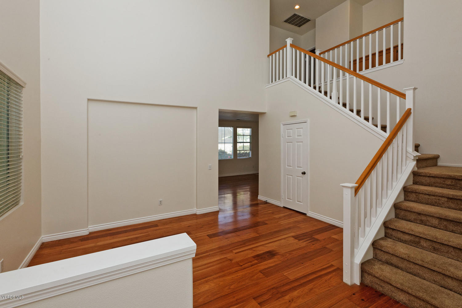 1518 Windmill Way Simi Valley, CA 93065 - Photo 7 of 35 1518 Windmill Way Simi Valley-large-009-