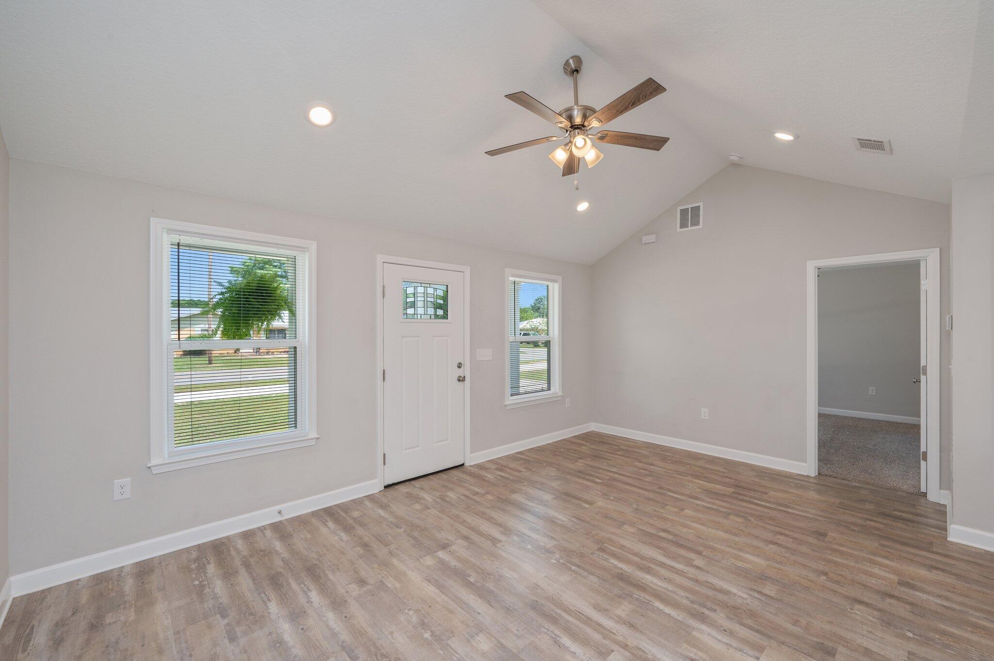 192 South Norwood Road DeFuniak Springs, FL 32435 - Photo 8 of 41 8-web-or-mls-192-s-norwood-rd