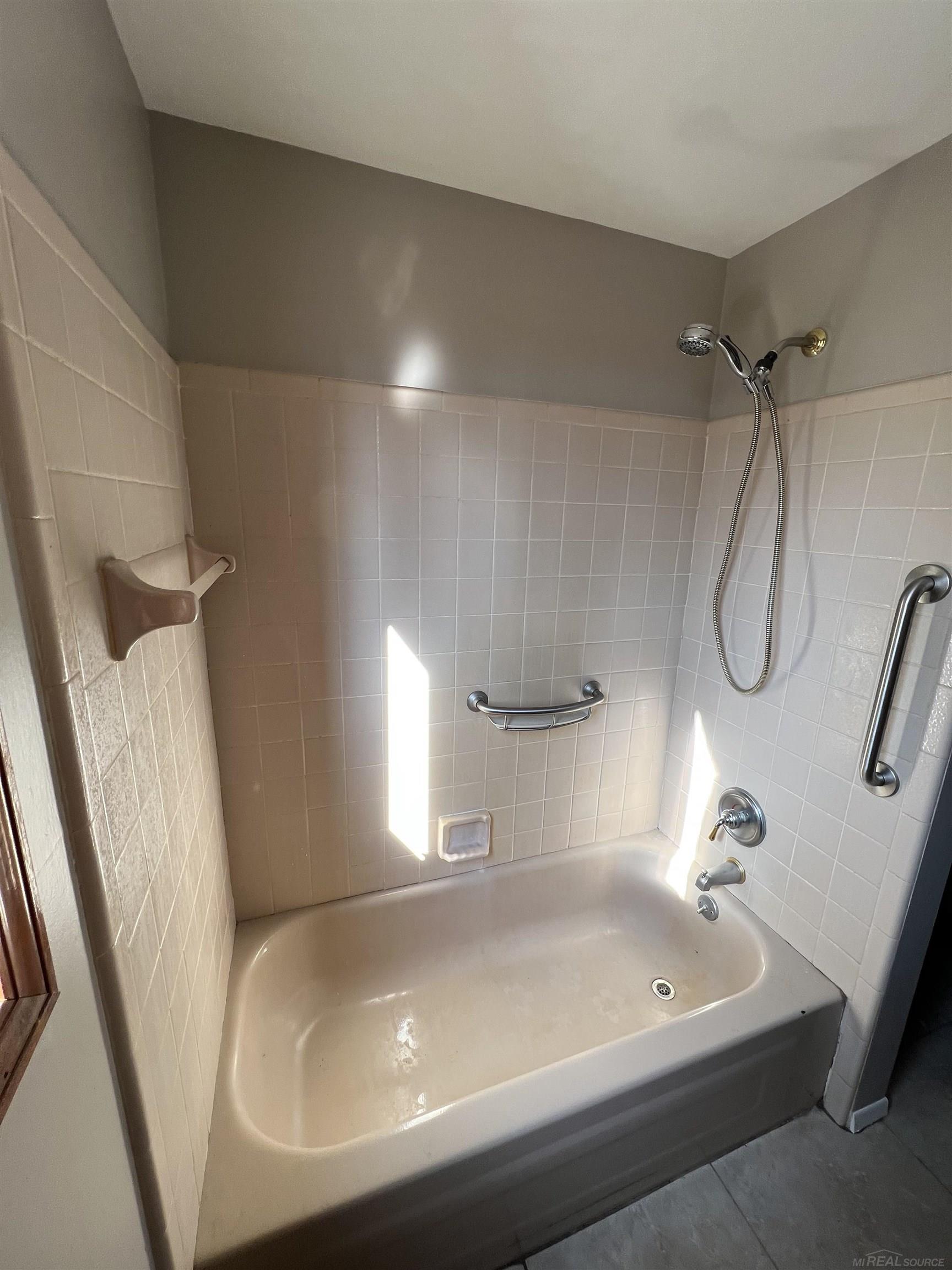 9190 Springborn Road Casco, MI 48064 - Photo 16 of 26 50094311-15.JPG