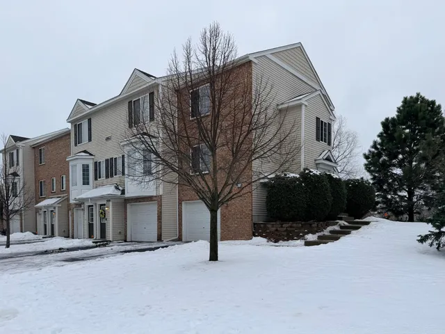 $220,000 | 4963 Emmit Drive North, Unit 1, Hugo, MN 55038
