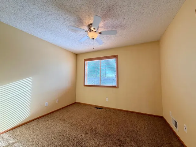 $220,000 | 4963 Emmit Drive North, Unit 1, Hugo, MN 55038