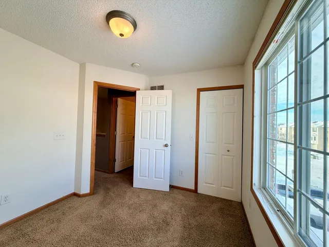 $220,000 | 4963 Emmit Drive North, Unit 1, Hugo, MN 55038