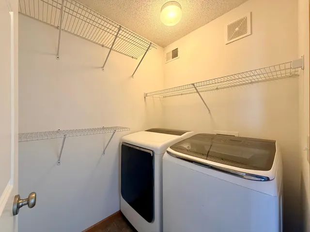 $220,000 | 4963 Emmit Drive North, Unit 1, Hugo, MN 55038