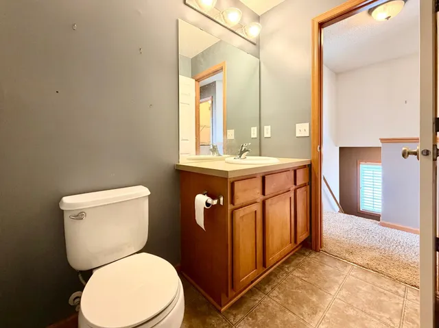 $220,000 | 4963 Emmit Drive North, Unit 1, Hugo, MN 55038