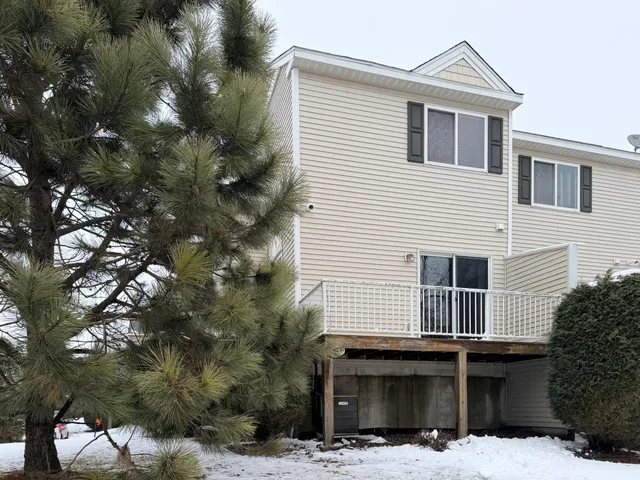 $220,000 | 4963 Emmit Drive North, Unit 1, Hugo, MN 55038