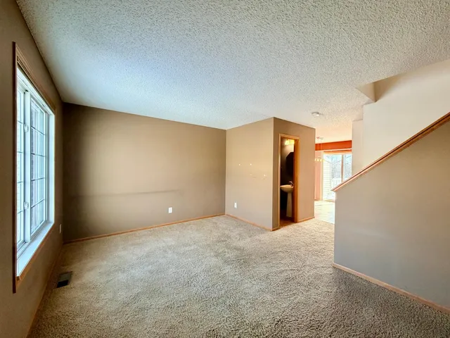 $220,000 | 4963 Emmit Drive North, Unit 1, Hugo, MN 55038