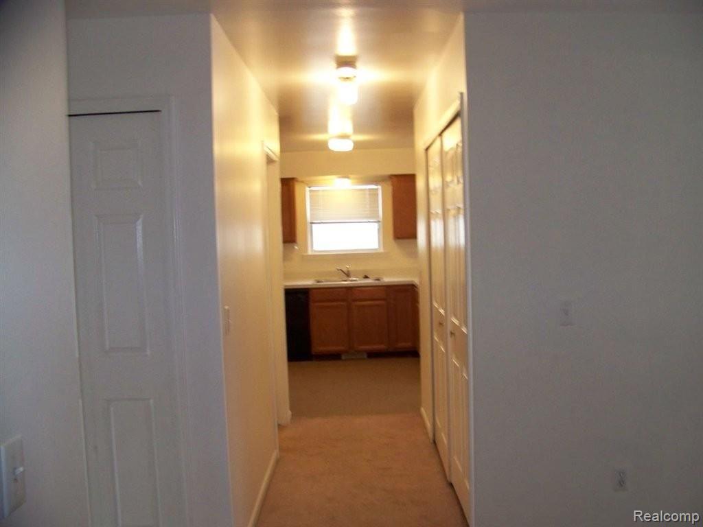 26829 Antique Road Trenton, MI 48183 - Photo 6 of 15 015.JPG