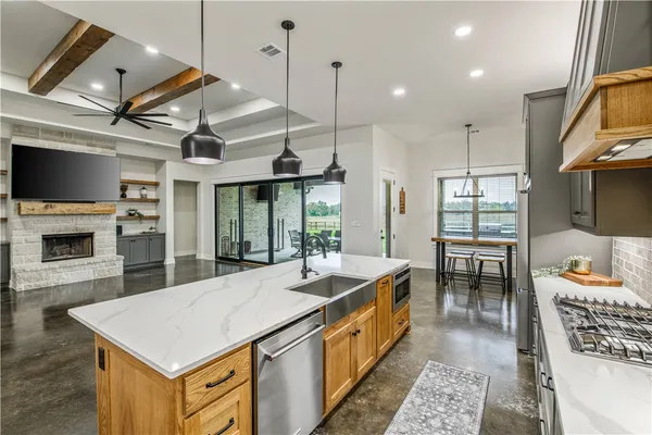 $895,000 | 7532 Mary's Way, Bryan, TX 77808