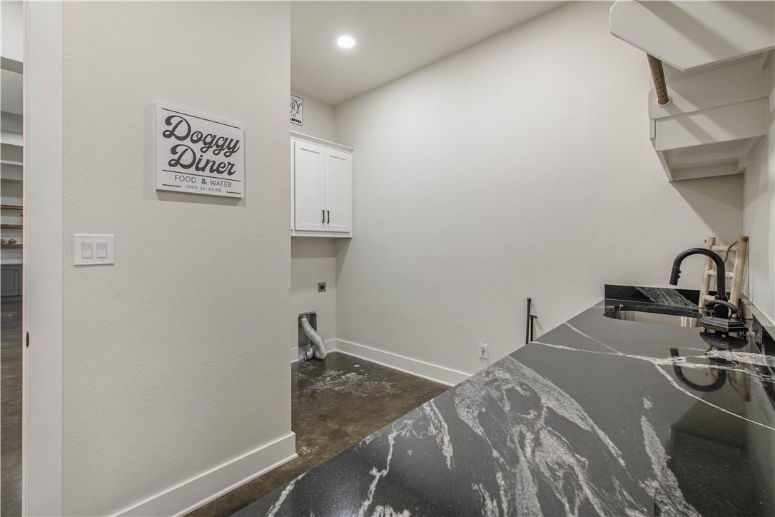 7532 Mary's Way Bryan, TX 77808 - Photo 18 of 38 a bedroom with a bed and a table