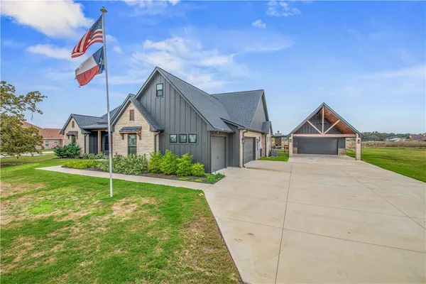 $895,000 | 7532 Mary's Way, Bryan, TX 77808