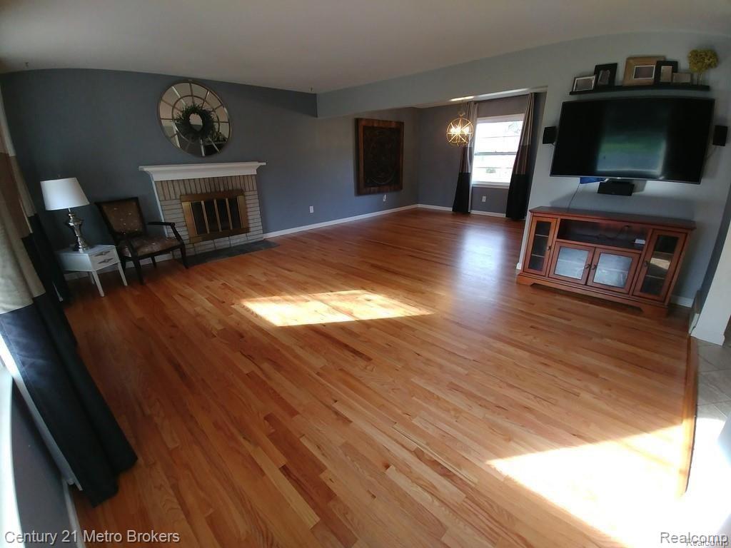 32250 Baintree Road Farmington Hills, MI 48334 - Photo 9 of 23