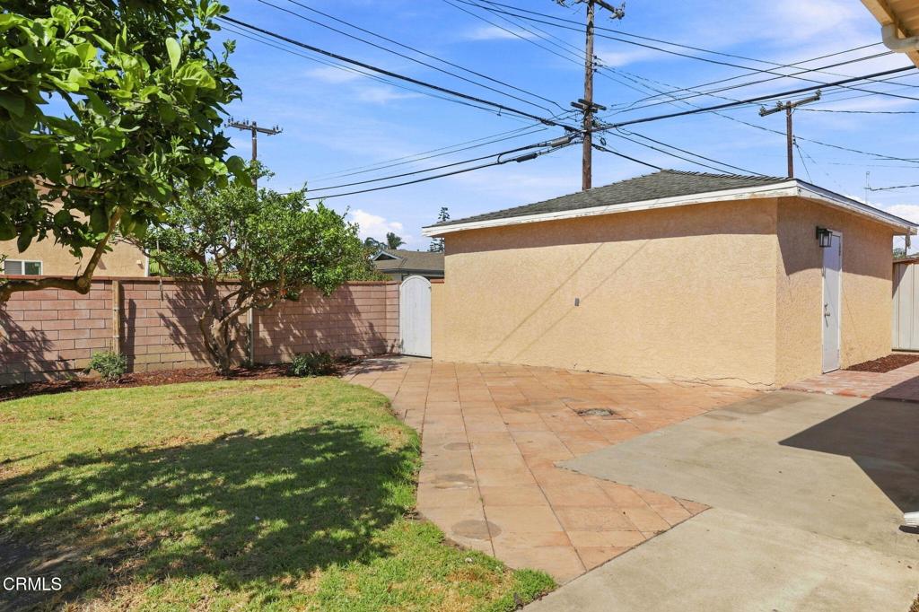 823 West Roderick Avenue Oxnard, CA 93030 - Photo 32 of 34 39-web-or-mls-0R3A7538