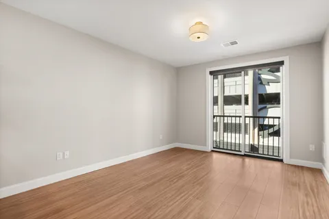 $555,000 | 99 Foundry Place, Unit 207, Portsmouth, NH 03801